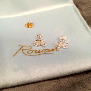 "All Eyes On You" Stud gift set